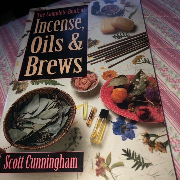 The Complete Book of Incense, Oils & Brews by - Picture 9 of 10